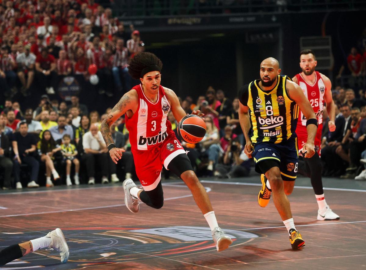 Tyson Ward, en una acción ante Talen Horton Tucker en la primera semifinal.