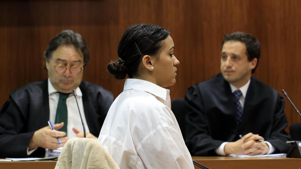 Natalia Chiguachi, en el banquillo de los acusados de la Audiencia Provincial de Zaragoza.