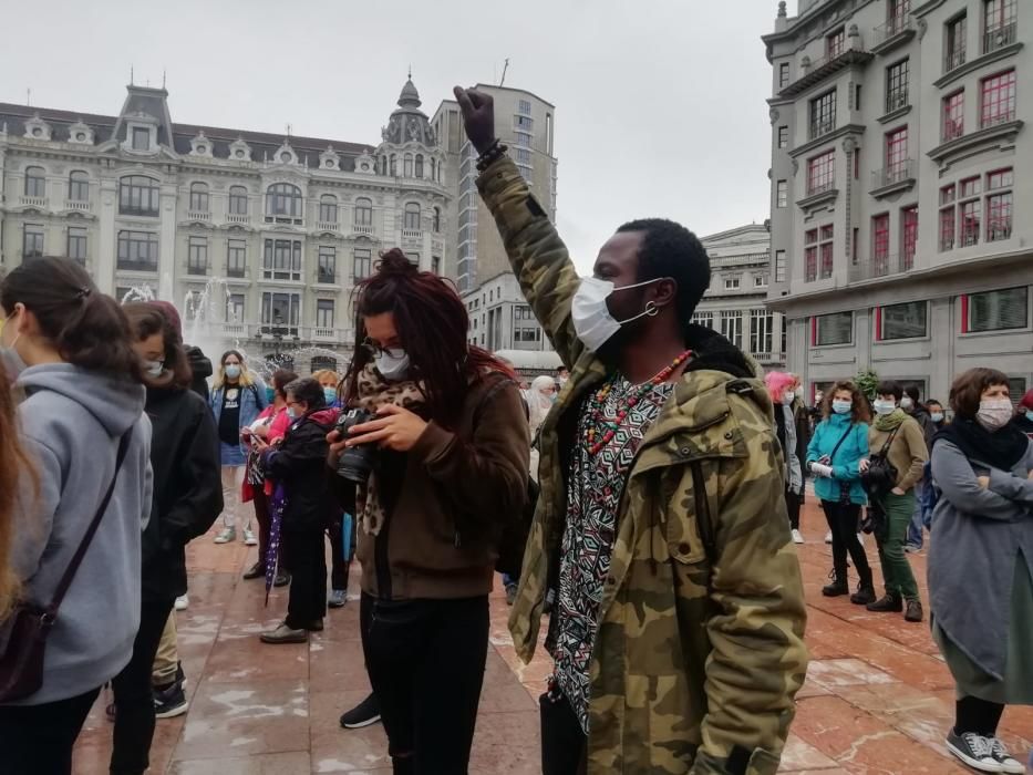 Concentración antirracista en Oviedo