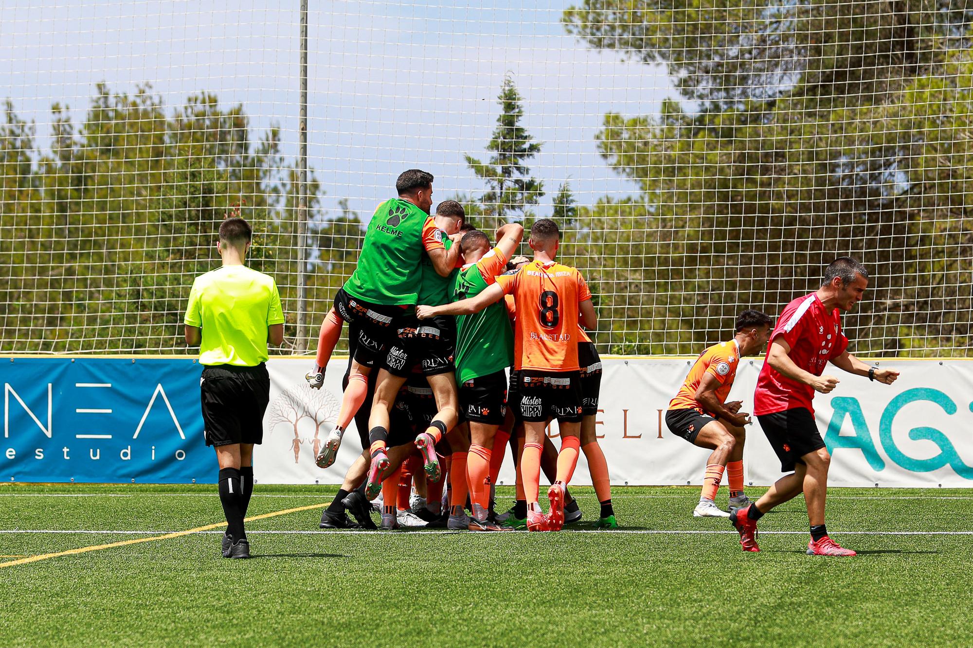 Mira aquí todas las fotos del partido entre la Penya Independent y el Ejea