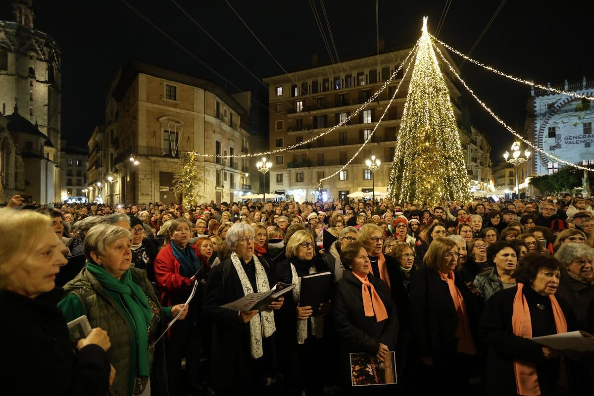 Llenazo en Valencia antes del primer fin de semana de Navidad