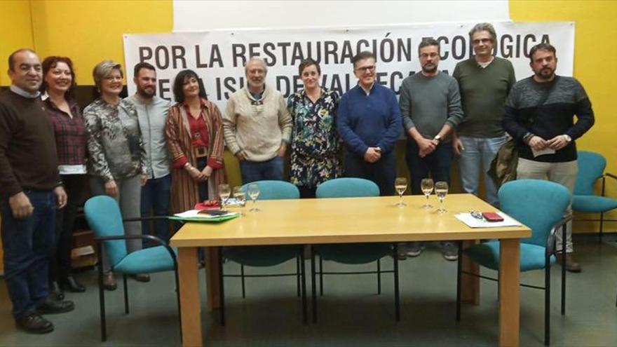 Ecologistas urgen derribar Valdecañas y la Junta no descarta recurrir a la UE