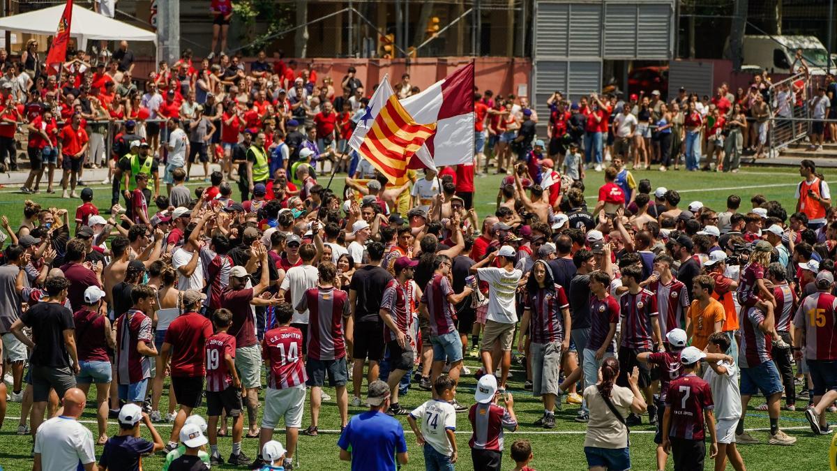 La afición del Júpiter celebra el ascenso