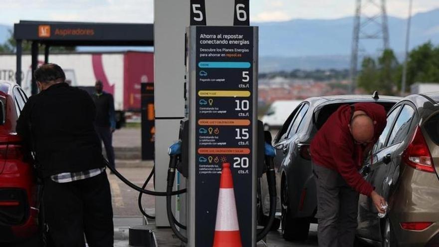 Las estaciones de servicio esperan que la paz en Oriente Medio se traduzca en una reducción de los precios de los combustibles "en dos o tres días"