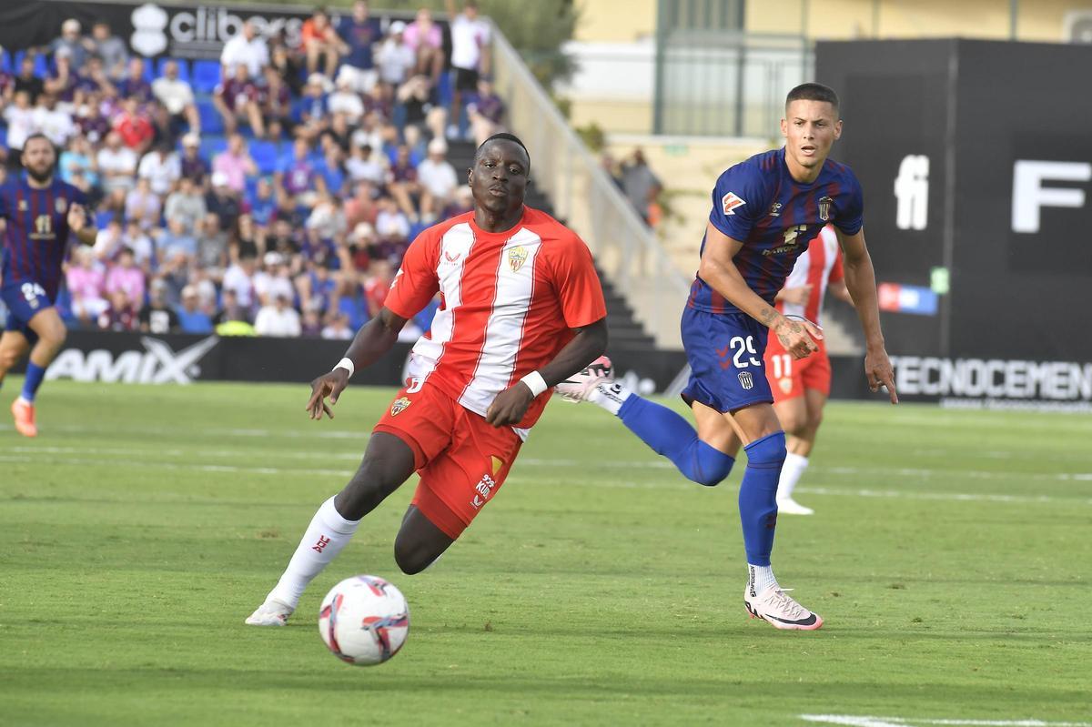 Victoria de Primera del Eldense ante el Almería (1-0)