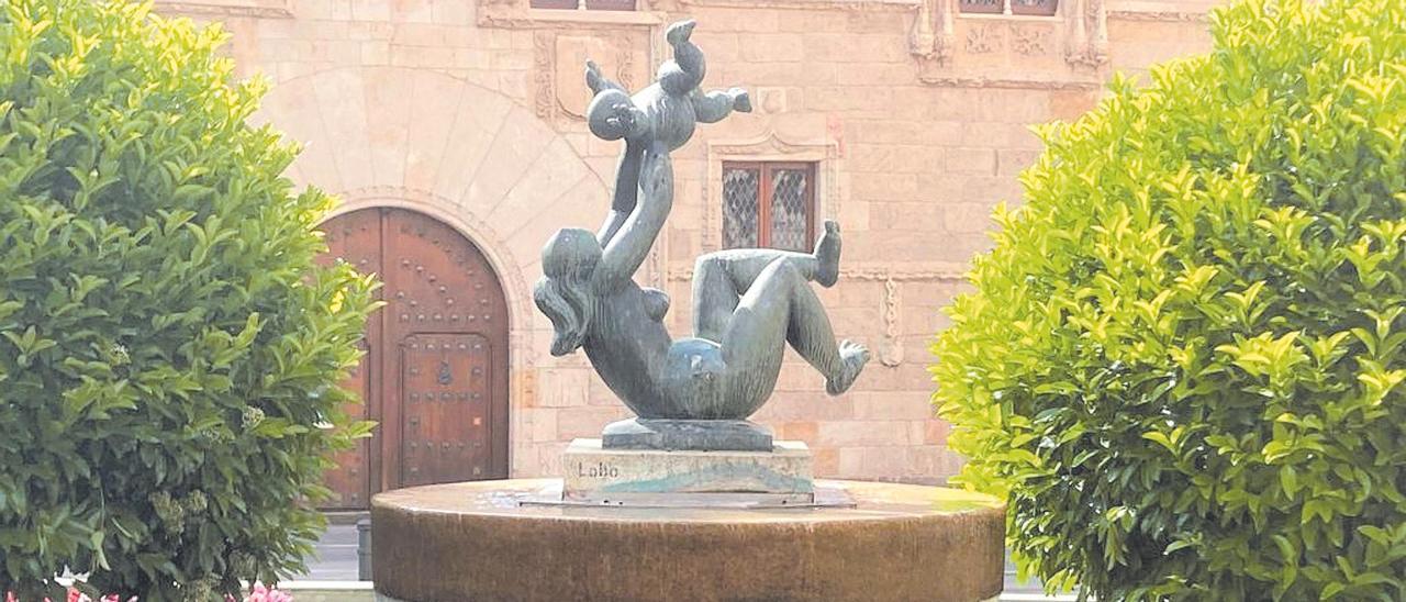 Baltasar Lobo. Madre y niño al aire. La Ciotat, 1947. Ubicada en la plaza Zorrilla de Zamora.