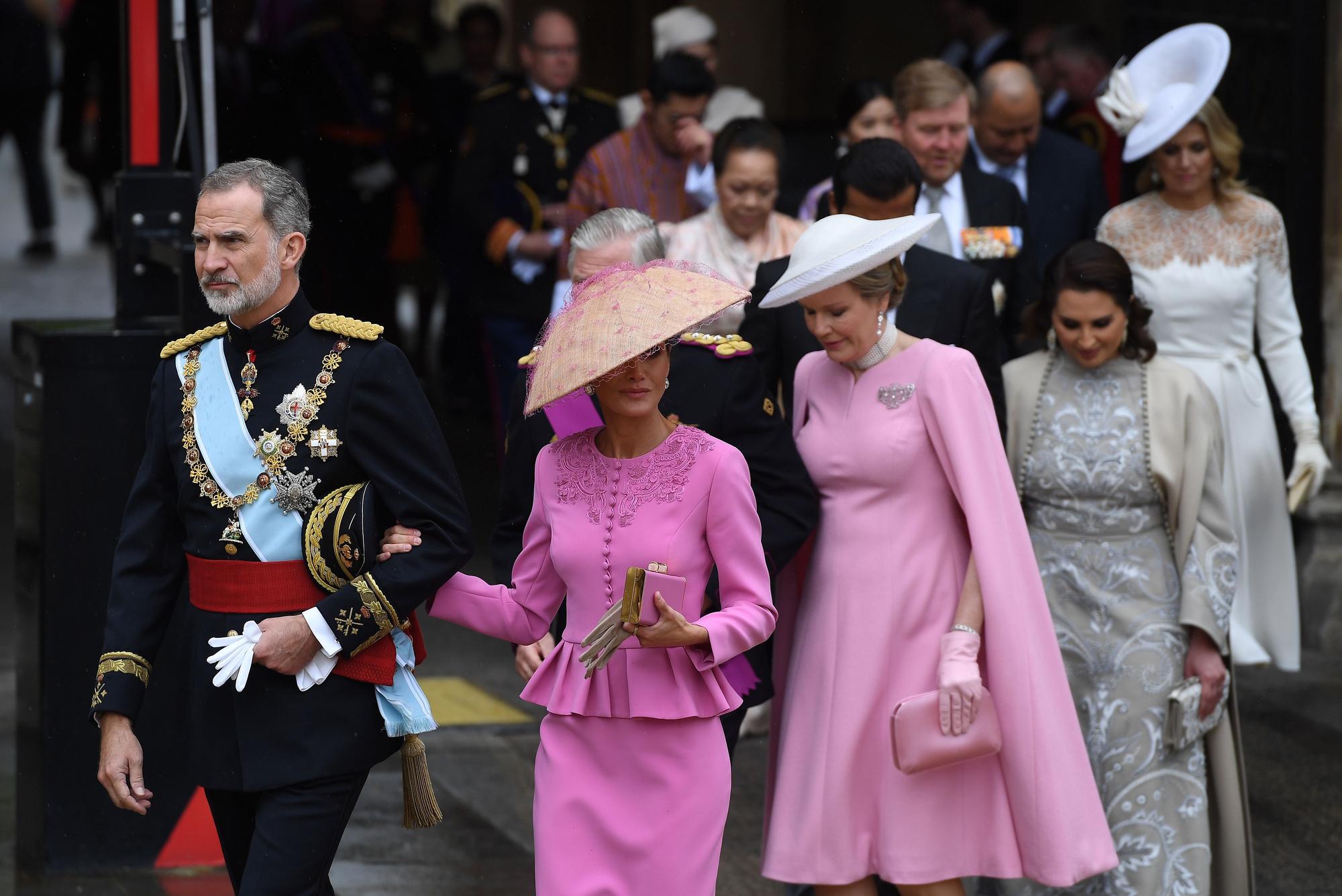 Los reyes Felipe VI y Letizia asisten a la coronación de Carlos III, en imágenes