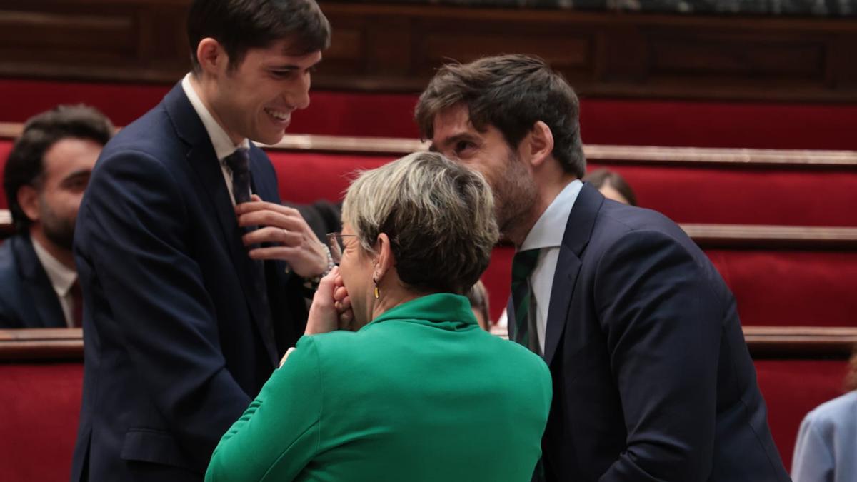 Los portavoces de los grupos políticos del Ayuntamiento de València, Sanjuán (PSPV), Papi Robles (Compromís) y Juan Carlos Caballero (PP) en el hemiciclo