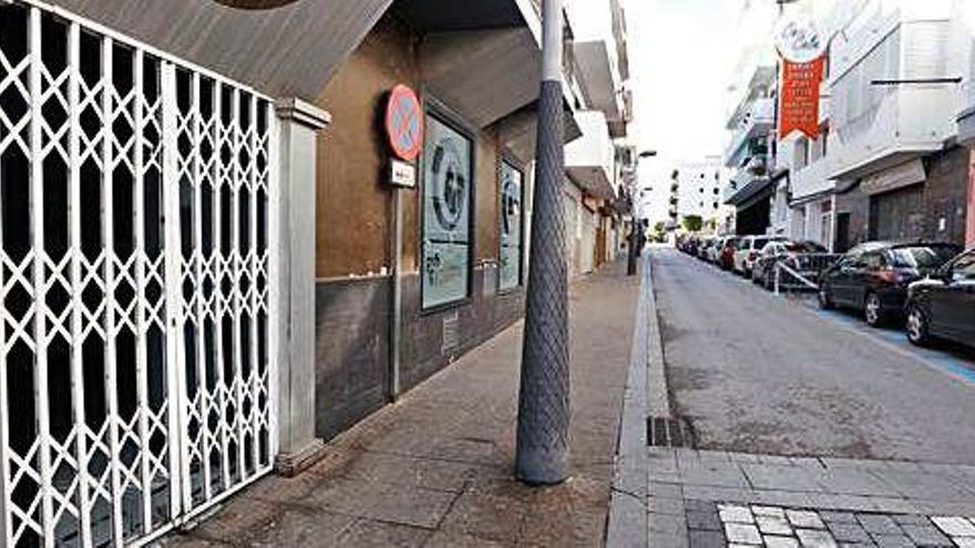 Imagen del pub Casanova, en la calle Del Mar de Sant Antoni, frente a cuya puerta se produjo la agresión al agente.