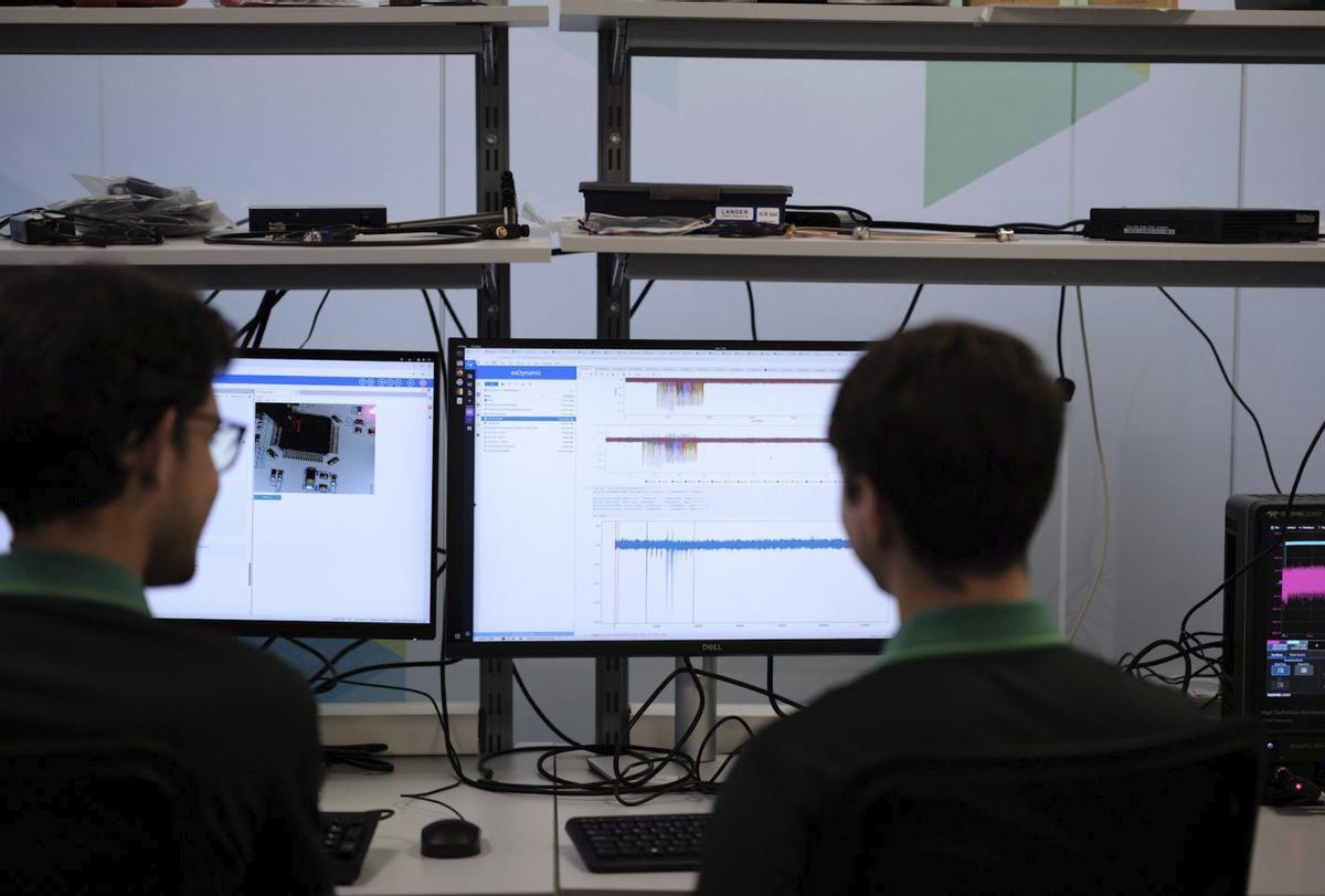 Trabajadores en una empresa tecnológica de Málaga. | GREGORIO MARRERO