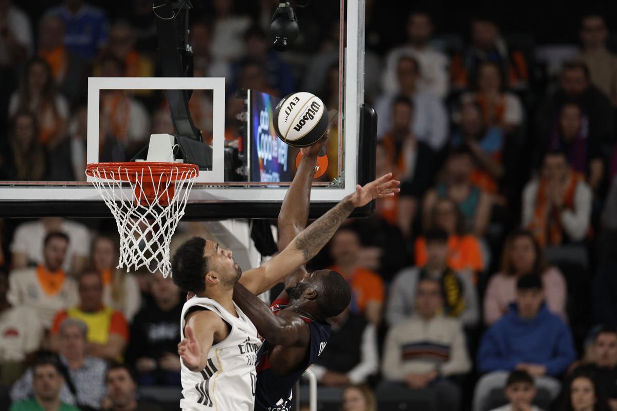 Final de la Copa del Rey: Real Madrid-Baskonia. Final de la Copa del Rey: Real Madrid-Baskonia.