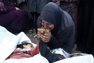 El desgarro de ser madre en Gaza: "En tiempos de guerra, somos las últimas en comer"