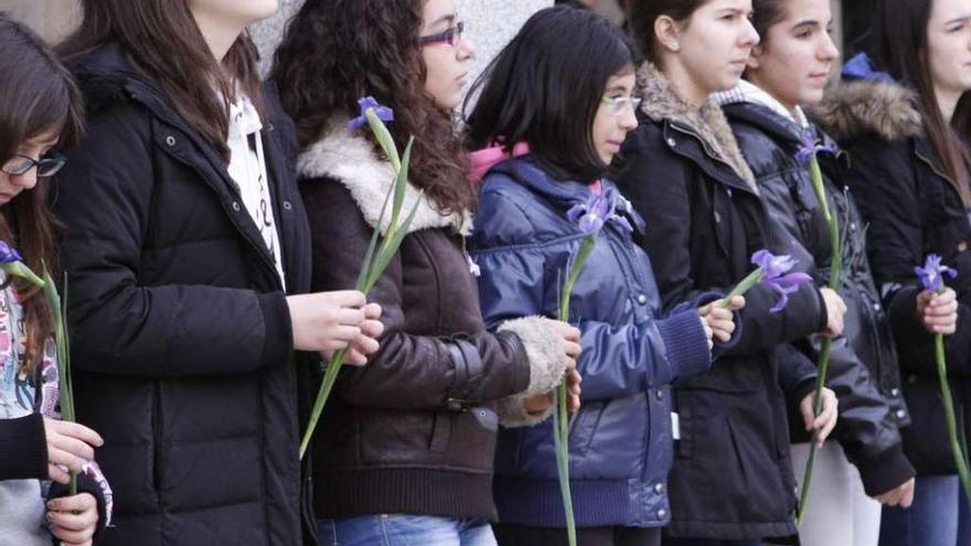 Adolescentes en un acto del Día Mundial contra la Violencia de Género en la capital.