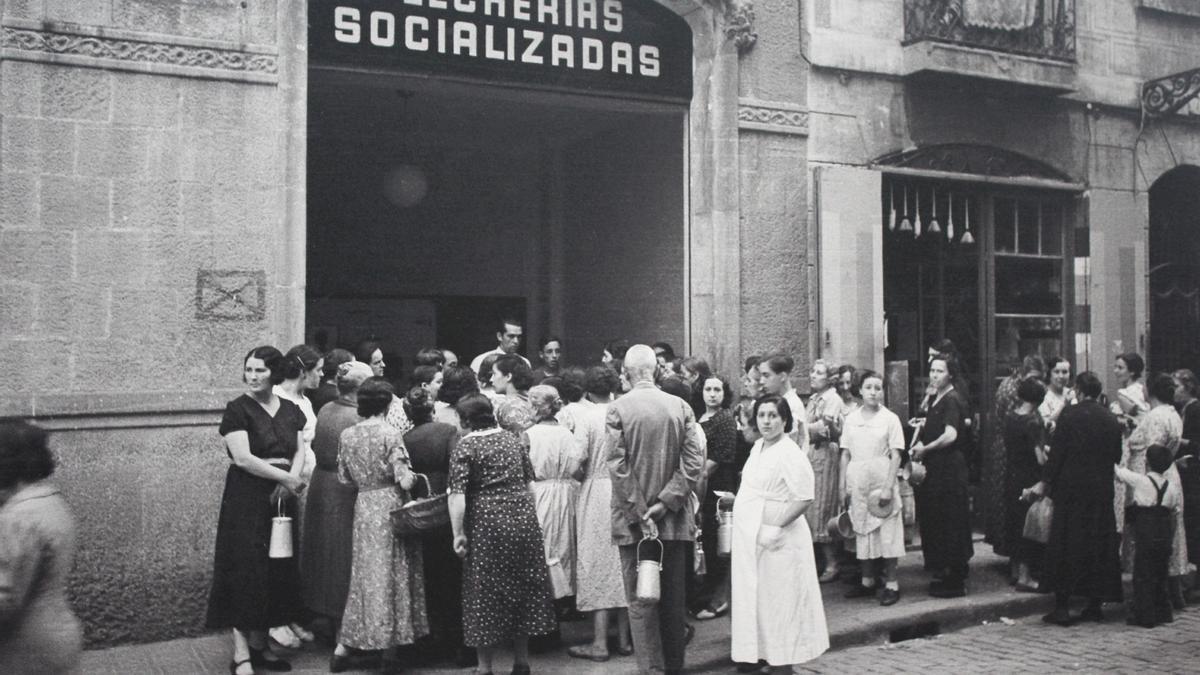 Imagen del barrio de la Trinitat Vella de Barcelona durante la Guerra Civil