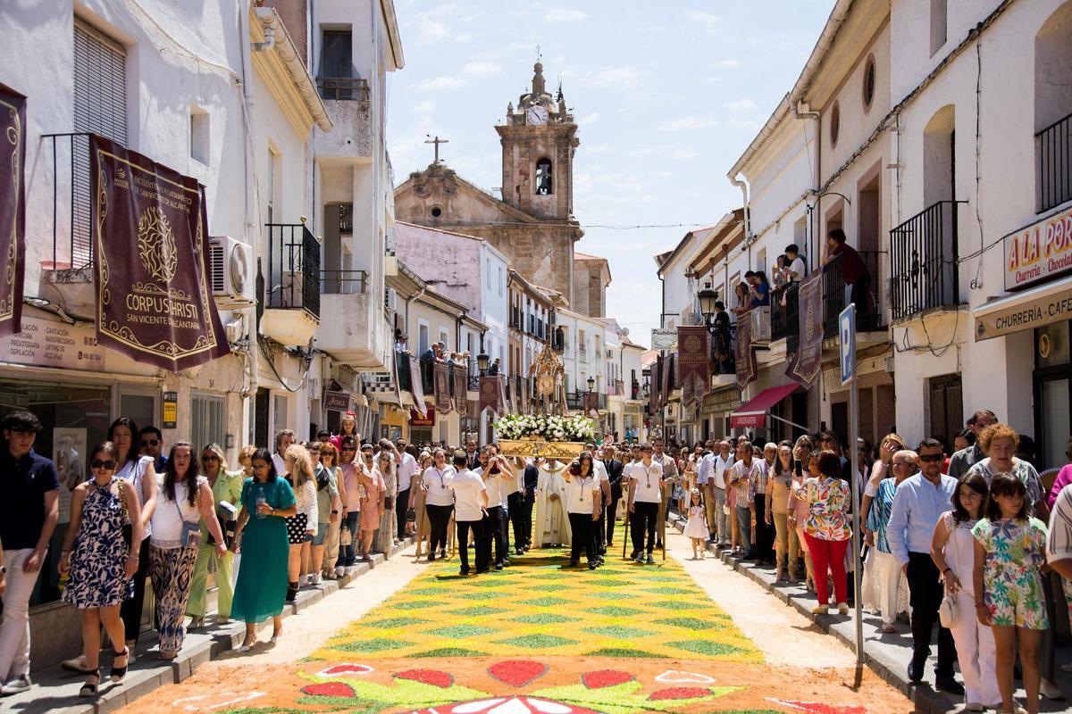 Procesión del Corpus Christi en San Vicente de Alcántara.