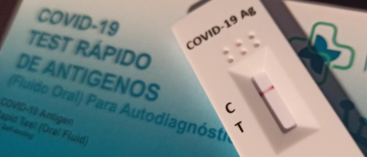 Sánchez anuncia que el Gobierno regulará el precio de los test de antígenos