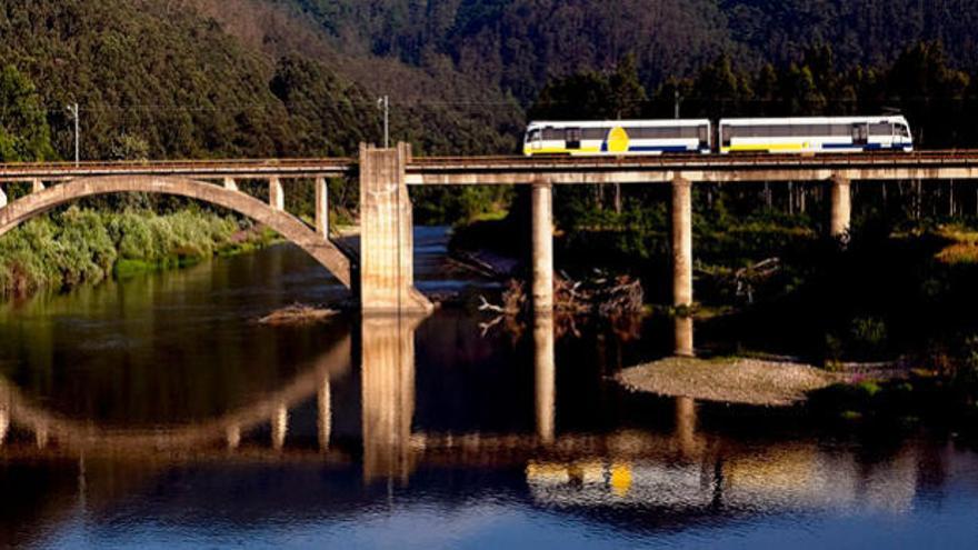 FEVE desaparece este lunes, 31 de diciembre, para integrarse en RENFE y ADIF