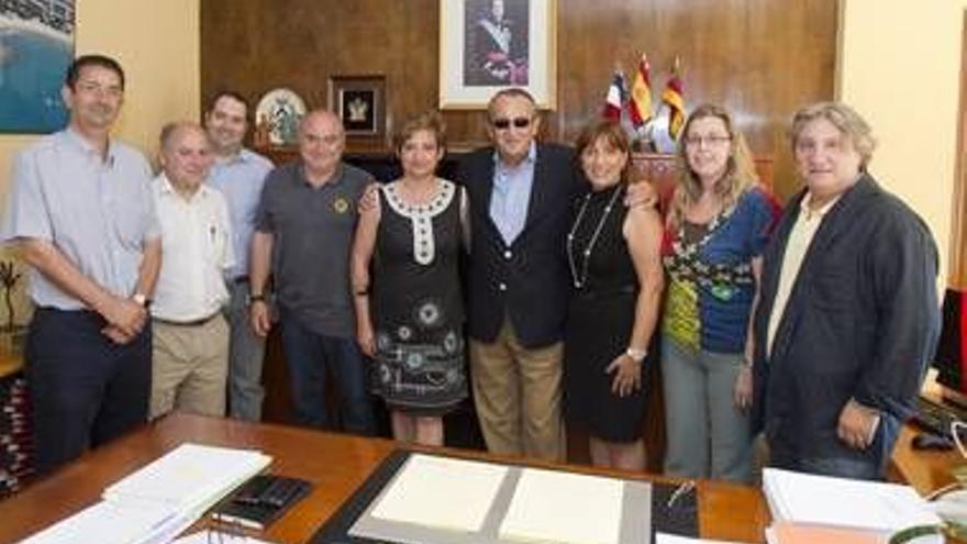 Fabra destaca la importancia del turismo en su visita institucional a Benicàssim