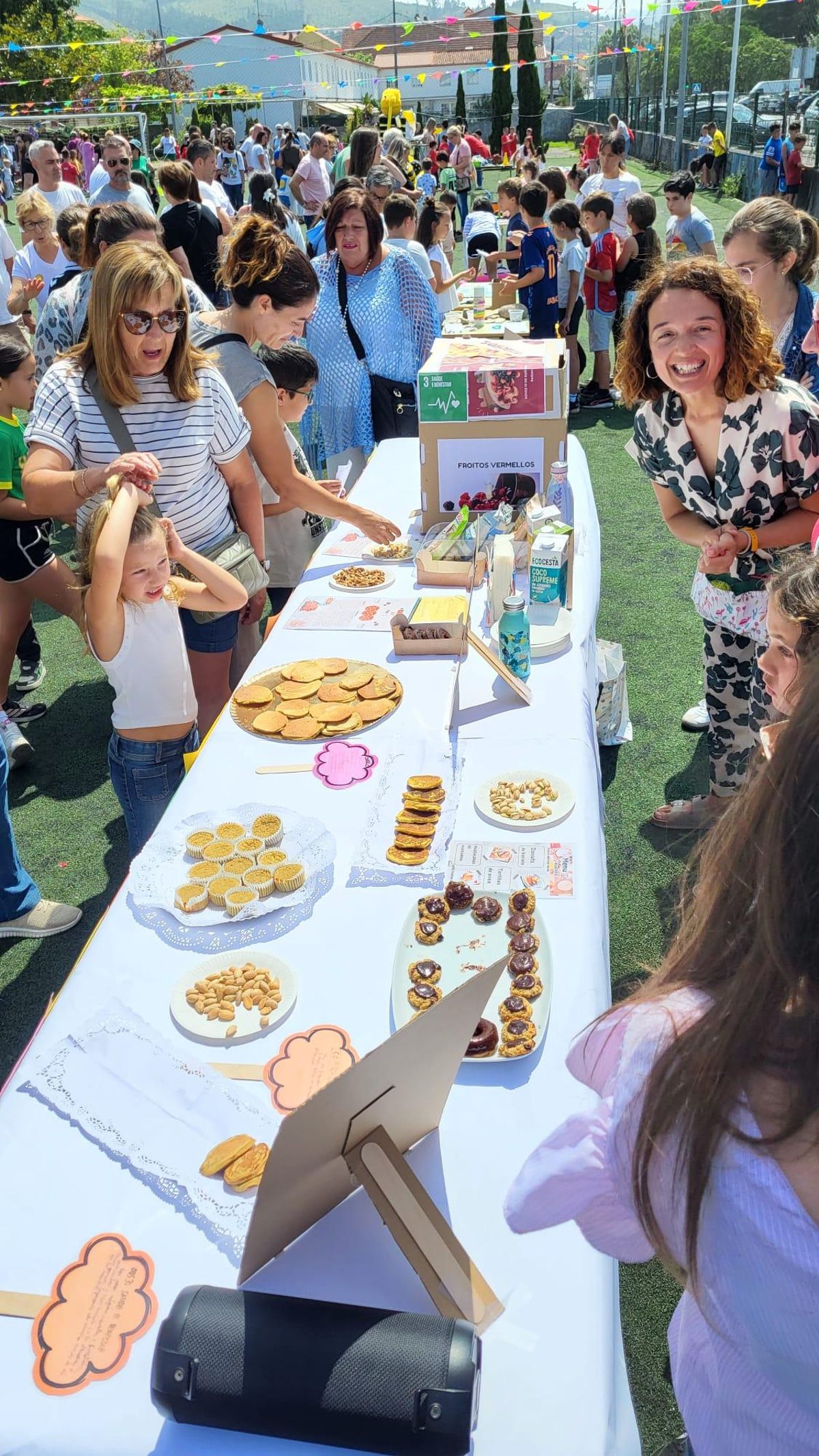 Otro momento de la feria abierta a las familias en el CEIP Reibón.