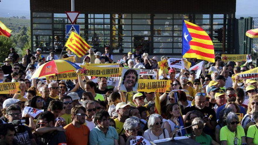 Una de les concentracions fetes al Puig de les Basses.