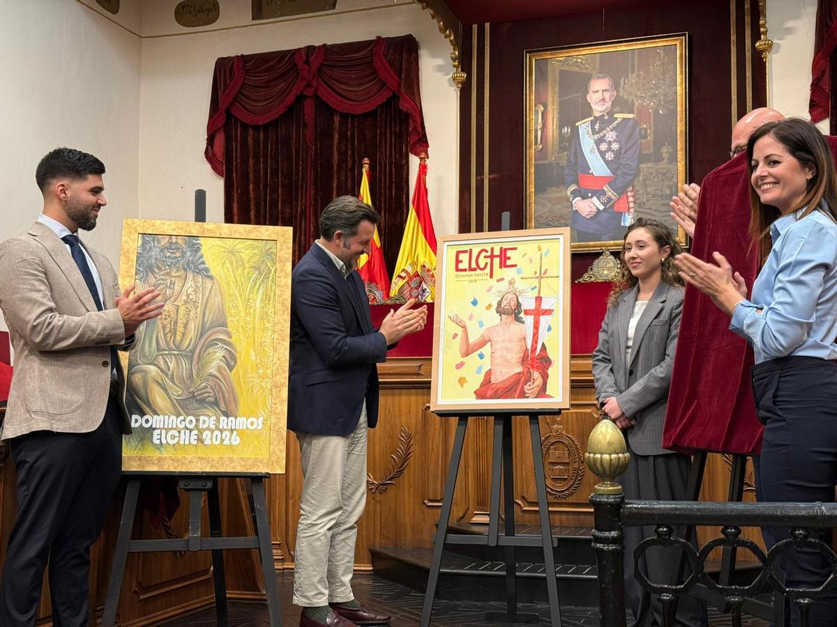 Momento en el que se daba a conocer el cartel central de la Semana Santa de Elche