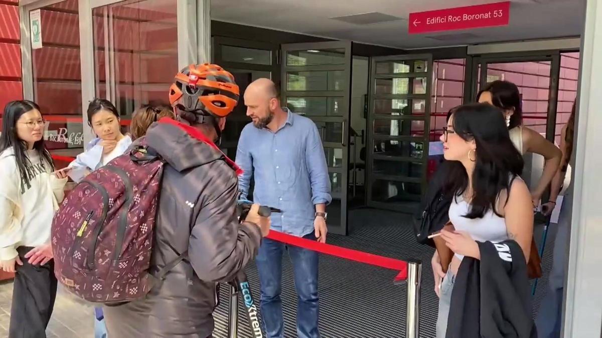 Universidades catalanas suspenden las clases y desalojan a los estudiantes