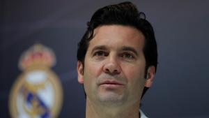 GRAF9673. MADRID, 02/02/2019.- El entrenador del Real Madrid, el argentino Santiago Solari, durante la rueda de prensa en la Ciudad Deportiva de Valdebebas para hablar sobre el partido de Liga de mañana frente al Alavés.- EFE/Juanjo Martín