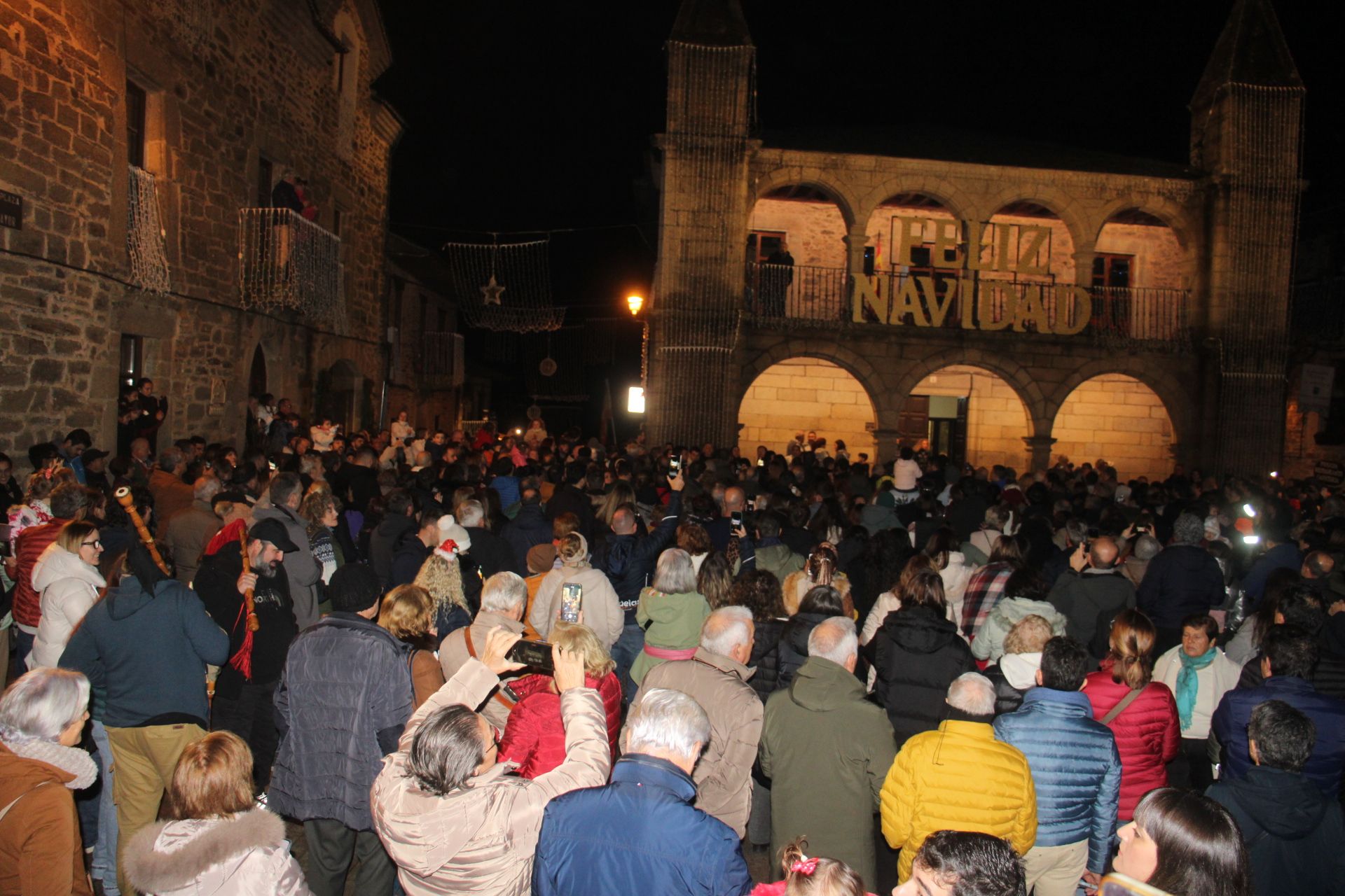 GALERÍA | Encendido del alumbrado navideño en Puebla de Sanabria