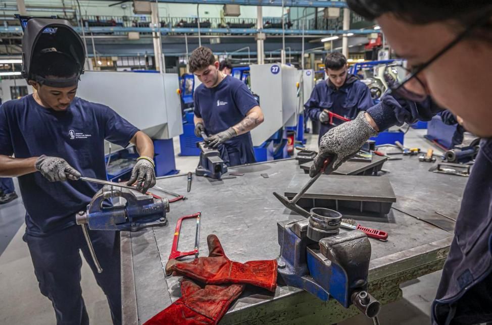 Alumnos de FP en la Escuela Industrial de Barcelona