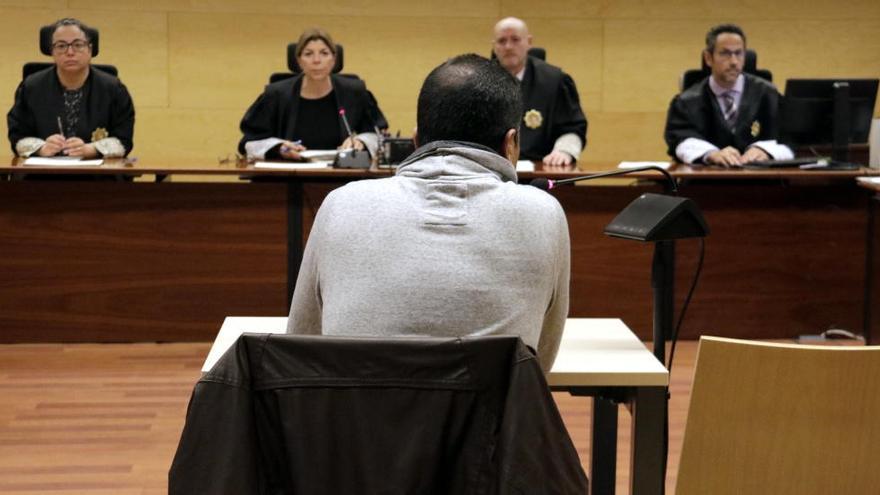 D&#039;esquenes, el repartidor que ha reconegut que va abusar d&#039;un jove a Figueres