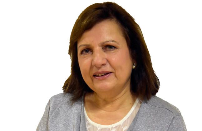 Carmen Leyte (PP, Ourense). Nacida en Vigo (1953). Licenciada en Medicina y Cirugía, es especialista en Medicina Familiar y Comunitaria. Alcaldesa del  Concello de Cartelle desde las elecciones municipales de 1991. Es senadora por la provincia dende 2008, cargo que revalidó en las elecciones de 2011 y también 2015.