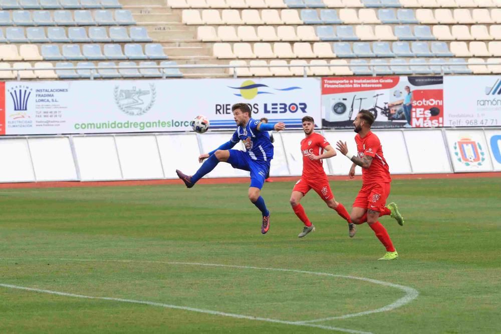 El Lorca Deportiva mejora su imagen pero cae goleado