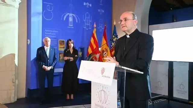 El obispo Munilla pide apoyo para restaurar la basílica de Santa María en Elche