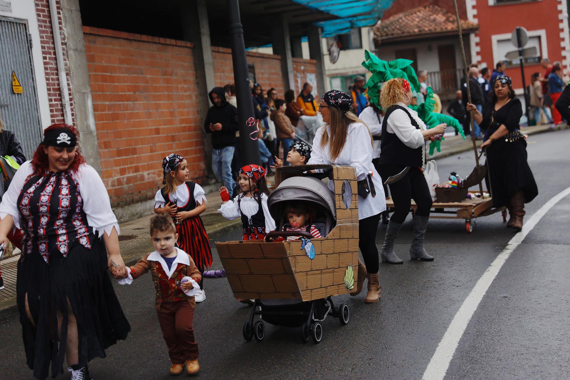 Olloniego se disfraza para animar las fiestas de San Antonio