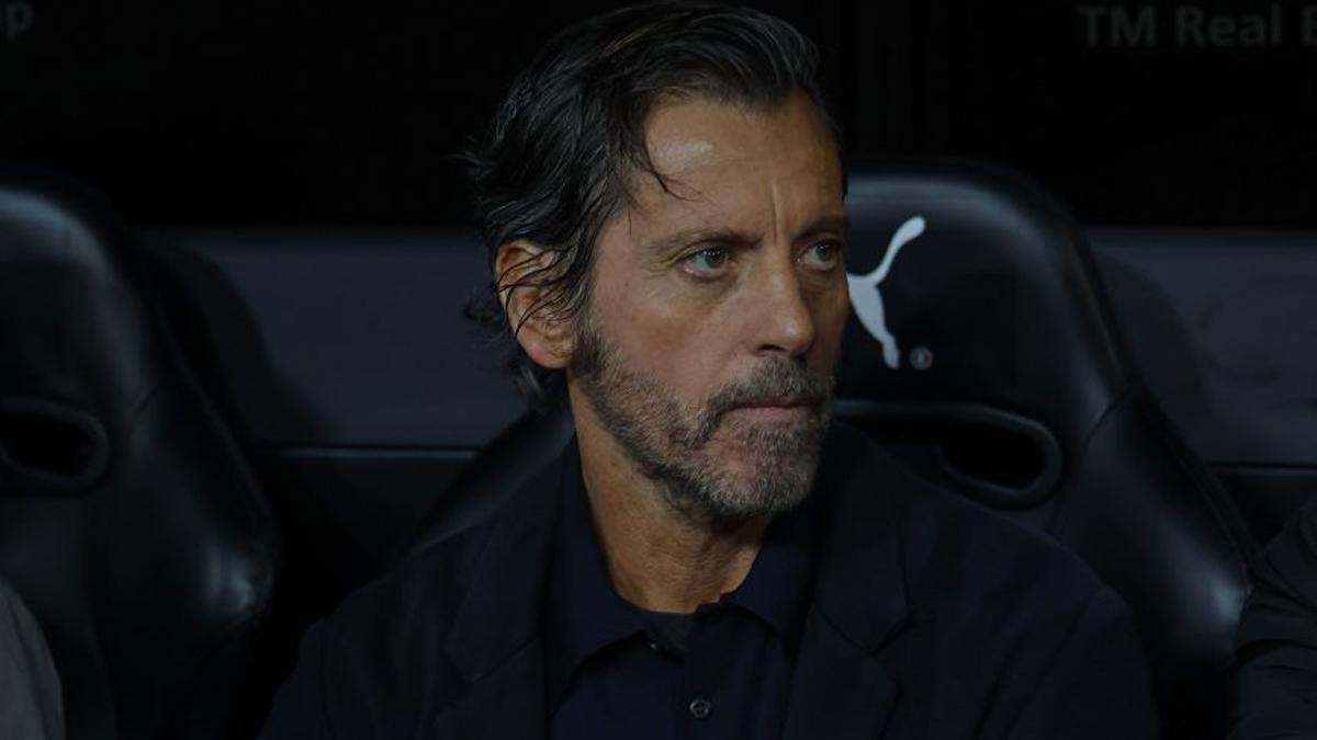 Quique Sánchez Flores, en el banquillo