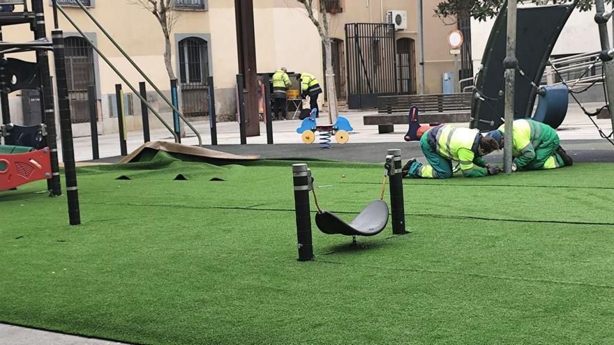 Las ventajas e inconvenientes del césped artificial en los parques de moda en Zamora