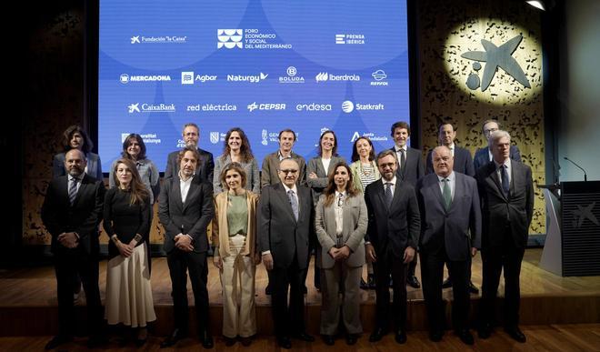 Arriba, de izquierda a derecha: Carmen Piñán, AGBAR, Carmen Sáez, Repsol, Jesús Espino, Ayto. Málaga, Esther Pérez, AENA, Juan Pedro Díaz, Prensa Ibérica 360, Ana Mira, Prensa Ibérica, Ana Torres, Repsol, Sergi Guillot, Prensa Ibérica, Toni Martínez, Mercadona, Enrique Rodríguez, Cepsa. Abajo, de izquierda a derecha: Juan Pablo Caballero,Región de Murcia, Marta Olea, Junta de Andalucía, José Manuel Cuenca, Generalitat Valenciana, Ainhoa Moll, Javier Moll, Astrid Barrio, Aitor Moll, Sergi Loughney, Fundación La Caixa, Marti Saballs.