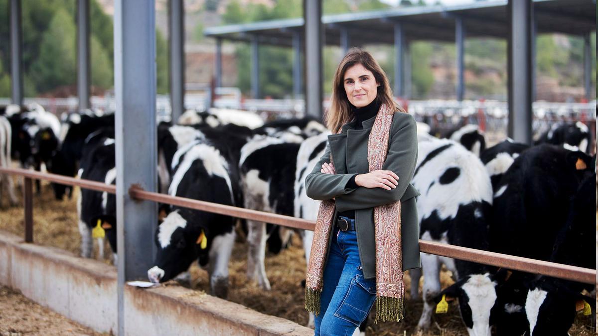 Rosalía Uría, en el centro 
de recría de Cowvet en 
Titaguas.  fernando bustamante