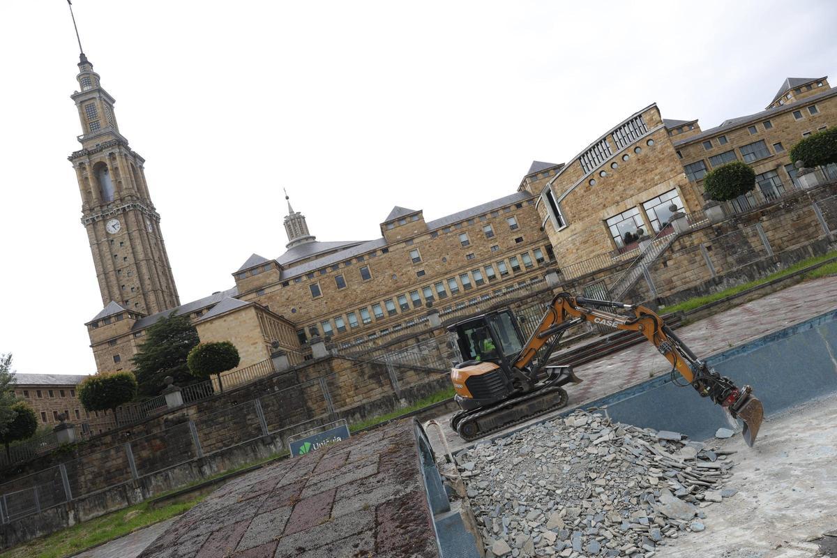 En imágenes: así avanzan las obras de la piscina de La Laboral