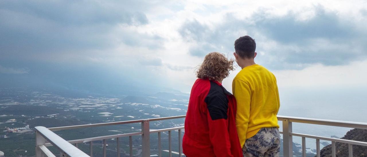 Avance de la colada de lava del volcán de La Palma desde la Montaña de La Laguna