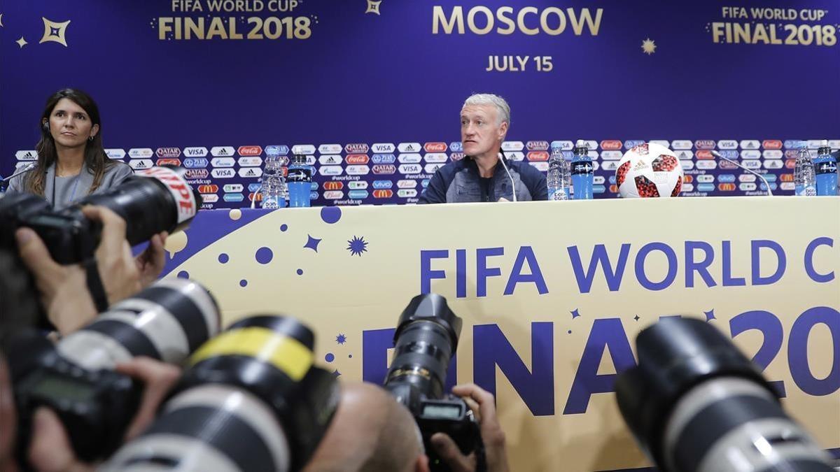 rpaniagua44310951 france headcoach didier deschamps answers journalists during180714194726
