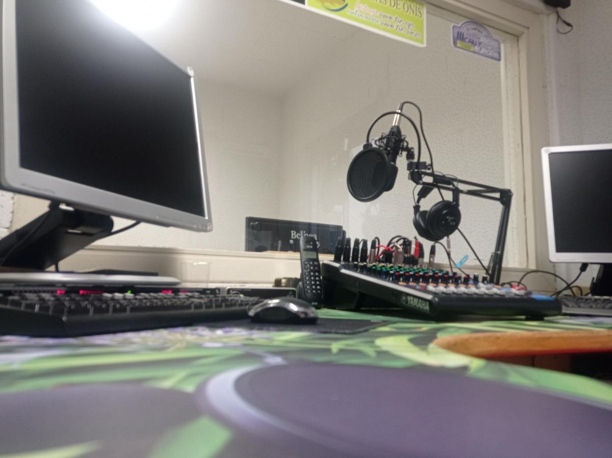Un estudio de radio escolar.