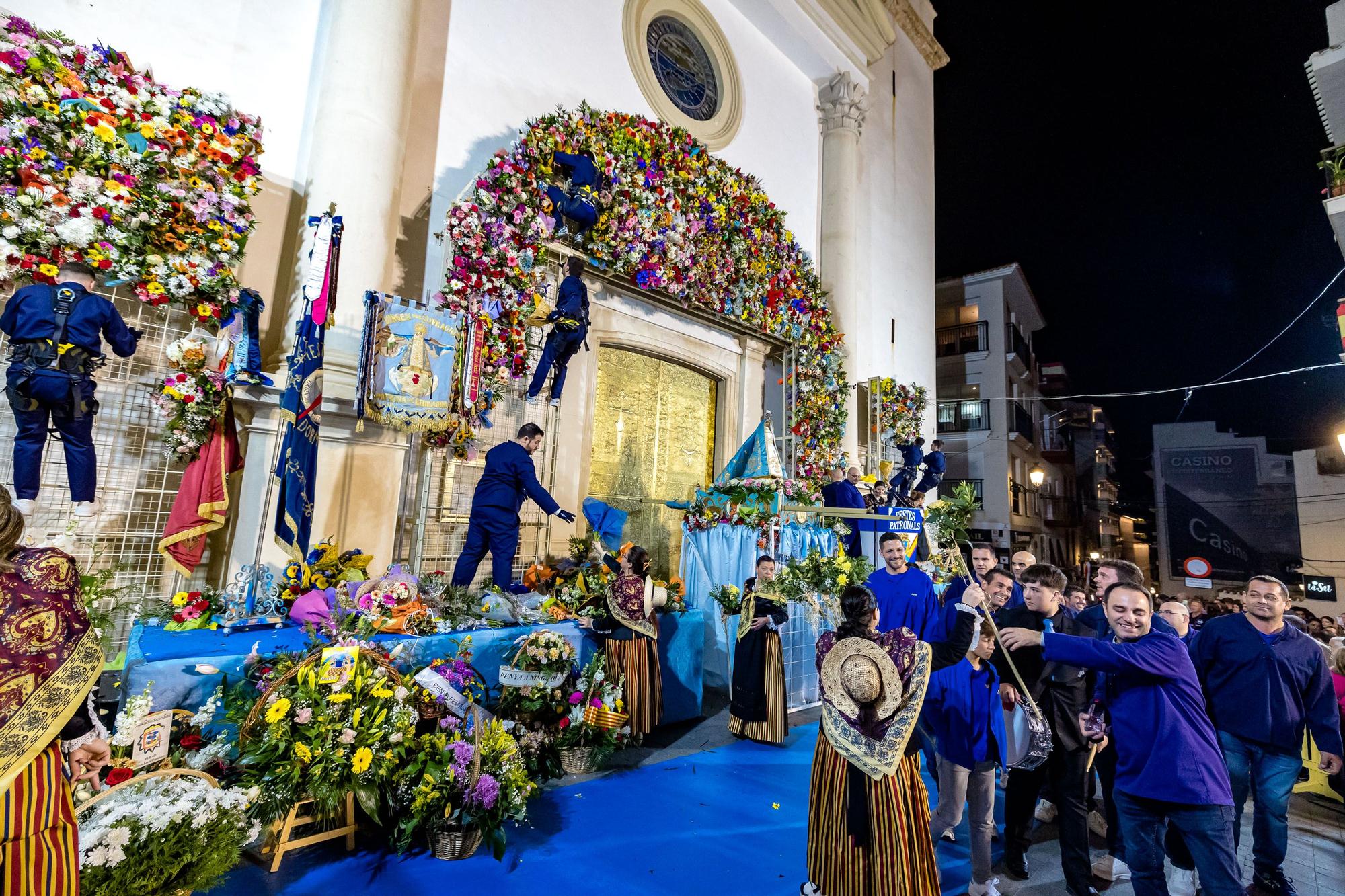 Ofrenda de flores a la Mare de Déu del Sofratge