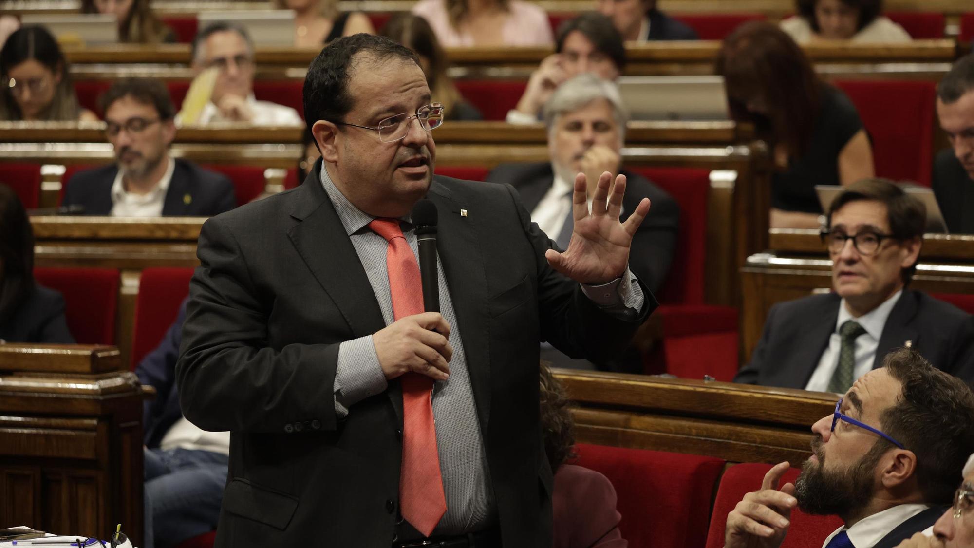 Joan Ignasi Elena, conseller d'Interior, en el Parlament