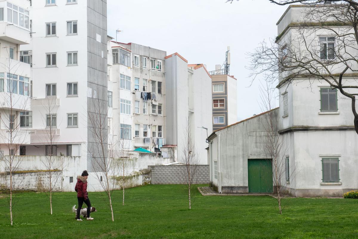 El espacio verde de uno de los barrios con mayor densidad de población de A Coruña ya se encuentra abierto al público.