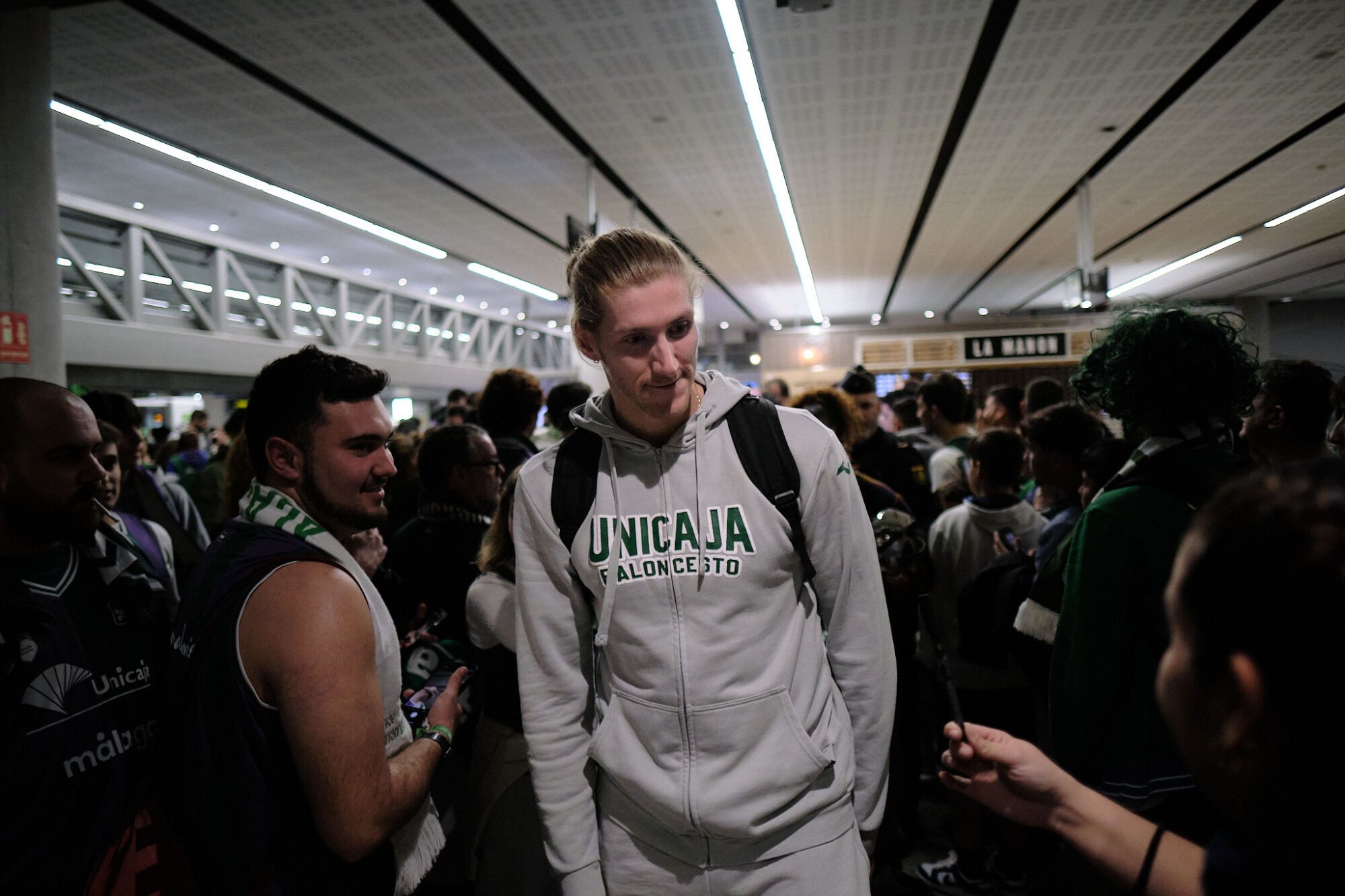 Recibimiento a los jugadores del Unicaja en el Aeropuerto de Málaga tras ganar la Copa del Rey 2025