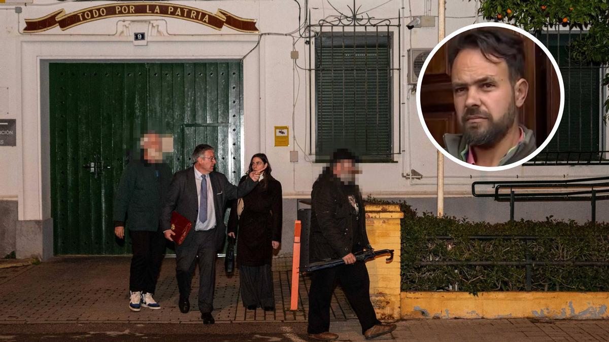 Los investigados salen del cuartel de la Guardia Civil de Zafra tras declarar.