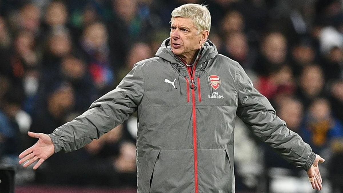 Wenger deberá decidir sobre su futuro a finales de marzo