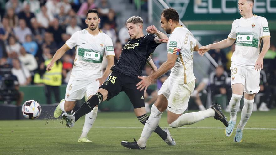 El Elche se enfrenta al parón sin entrenador y con muchas dudas