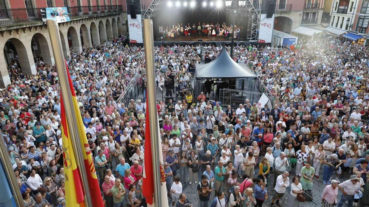 La plaza Mayor, durante el pregón de la Semana Grande de 2024.